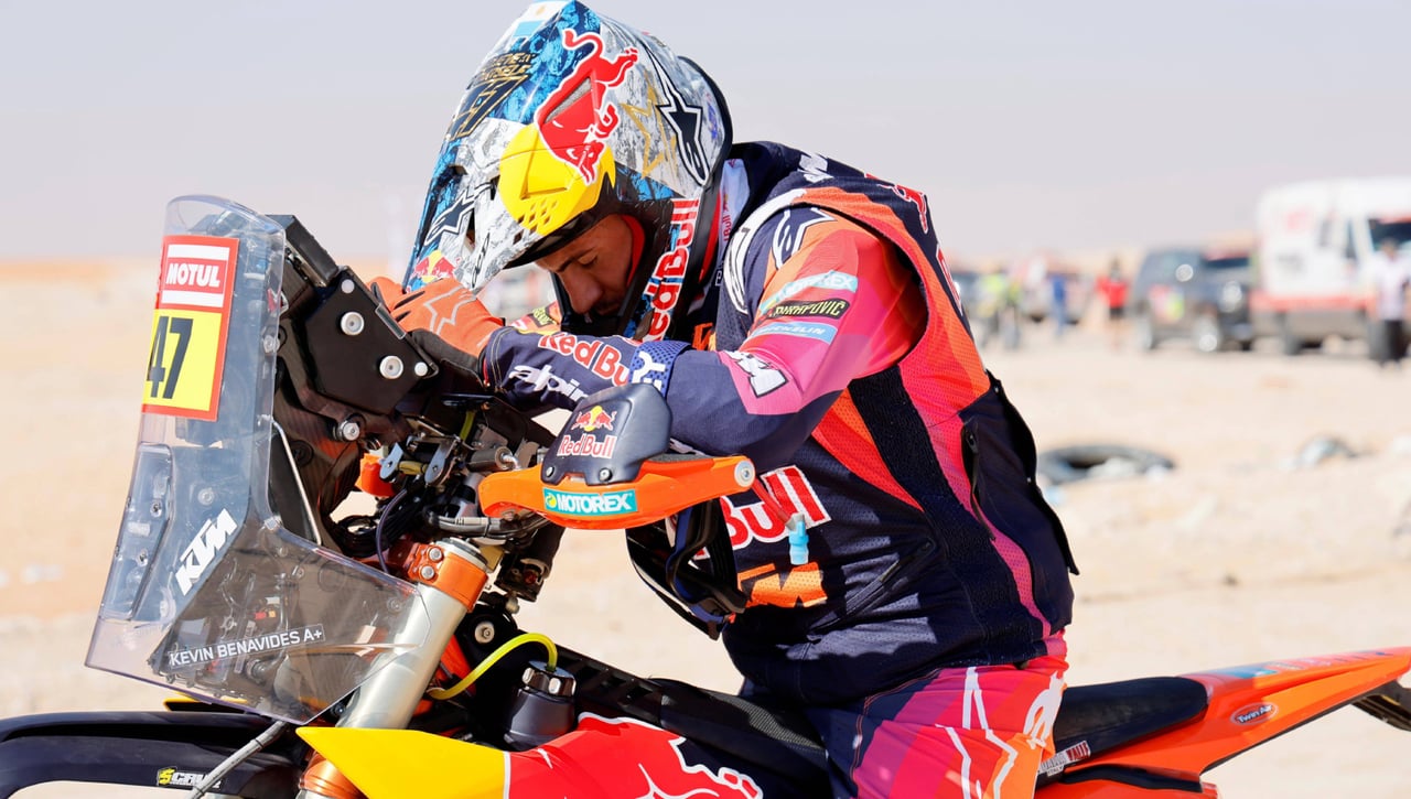 Última hora: la salud de Kevin Benavides mantiene en vilo al mundo del motor