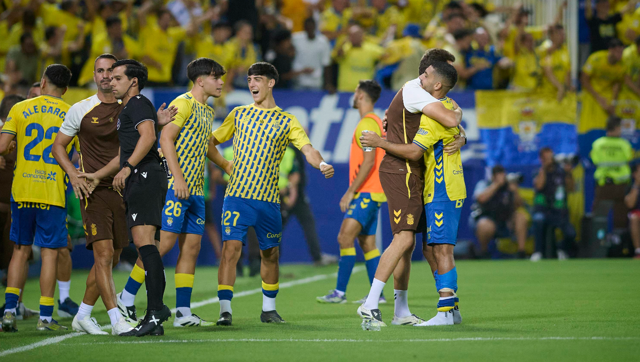 Mejora a Cádiz, Deportivo de La Coruña y Real Valladolid