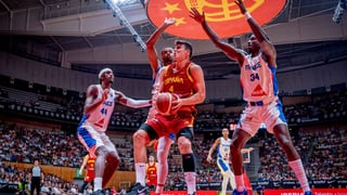 España se lleva el primer golpe