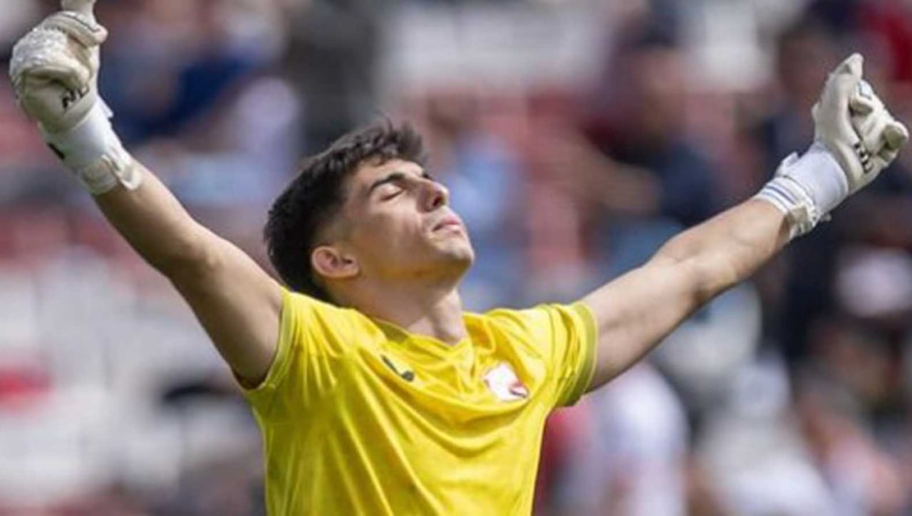 El Sevilla ultima la renovación de Alberto Flores, en breve oficial