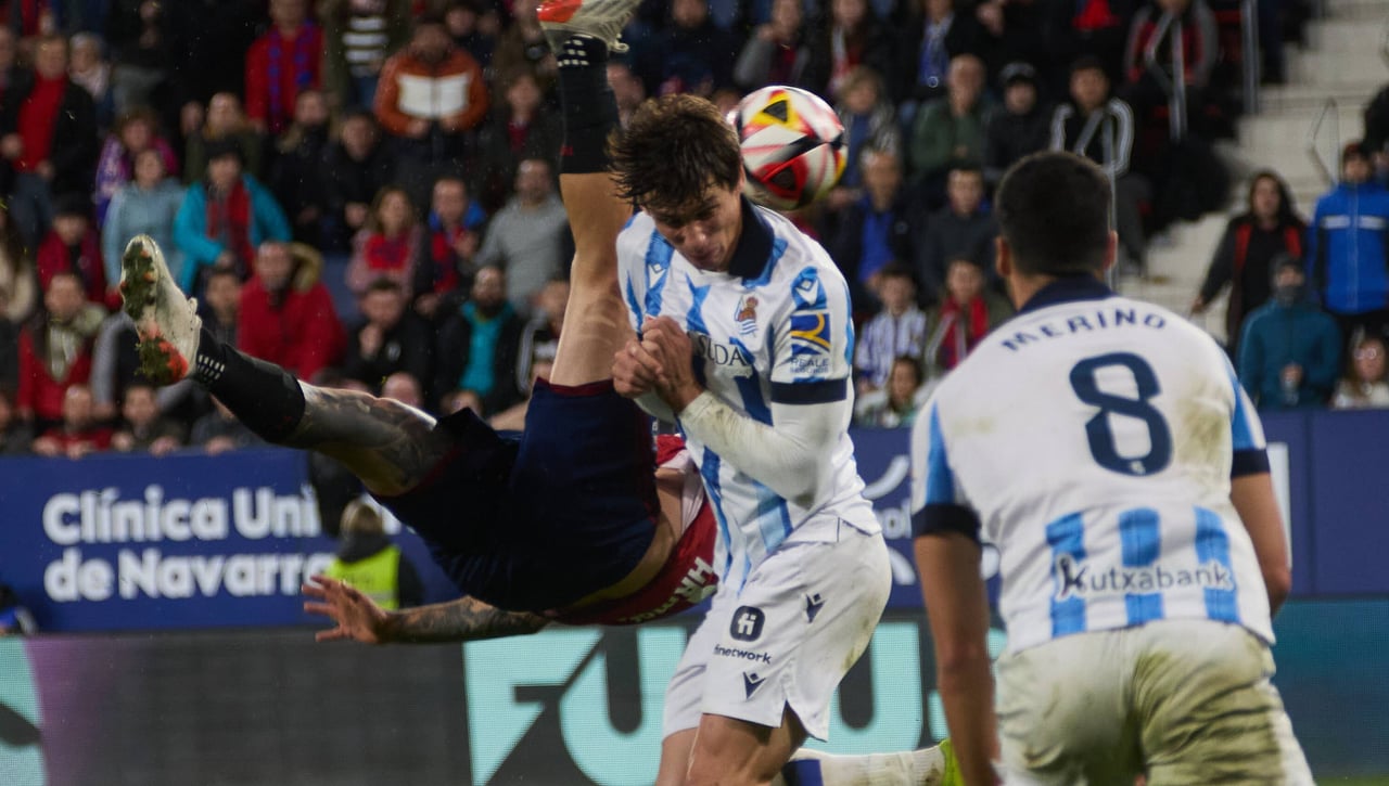 Mikel Merino y Le Normand, en la carambola del verano 
