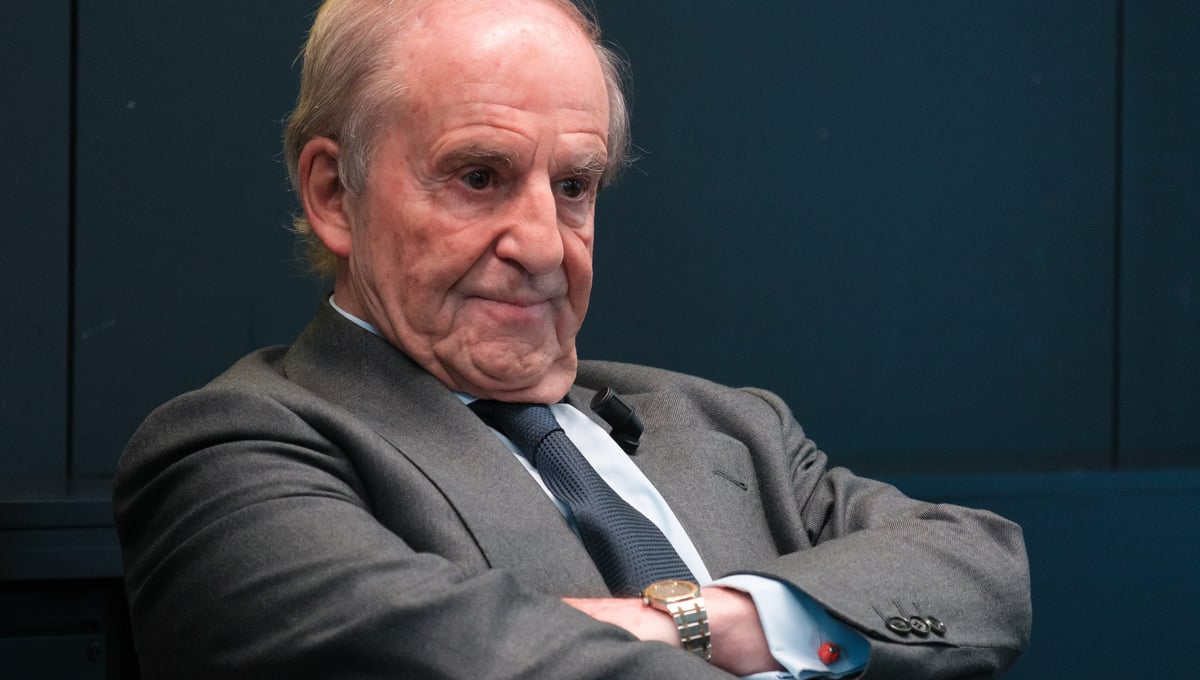 José María García casi se gana un tortazo en directo Estadio Deportivo