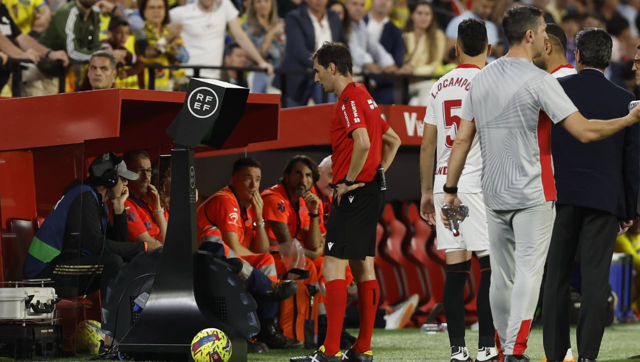 Sevilla - Villarreal: La polémica del VAR y De Burgos Bengoechea en el Pizjuán