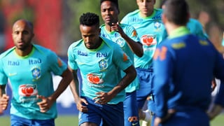 Militao se lesiona y regresa a Madrid