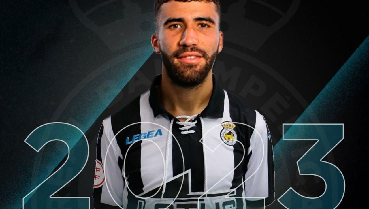 El Betis hace oficial la cesión de Fekir a la Balompédica Linense