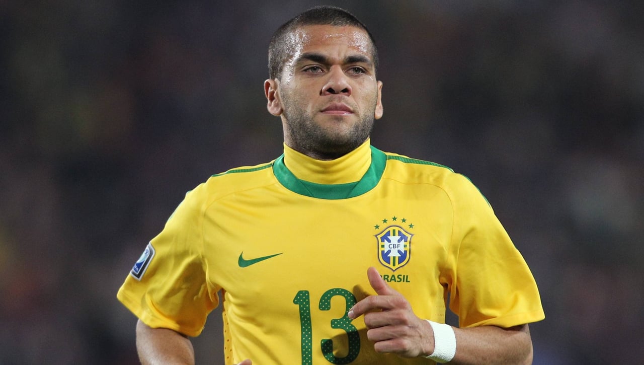 Dani Alves podría salir de la cárcel en mayo de 2024 pese a ser condenado a más de cuatro años de prisión