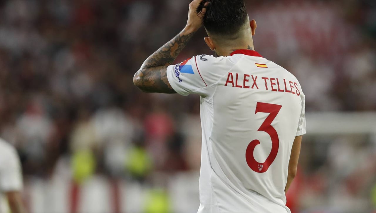 Alex Telles se despide de Sampaoli desde Marruecos