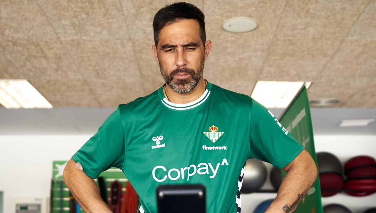 La reacción del vestuario del Betis tras la renovación de Pellegrini y la foto preferida de 'Big' Bravo