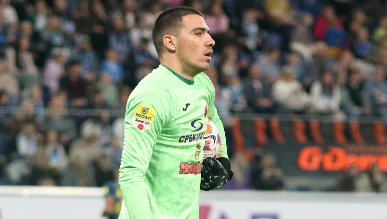 El fichaje que pretende el Granada para su portería, con pasado en Almería y Albacete