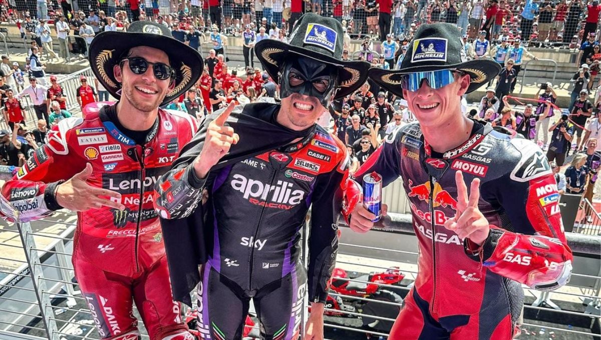 'Batman' Viñales acaba con los 'malos' y Marc Márquez se va al suelo