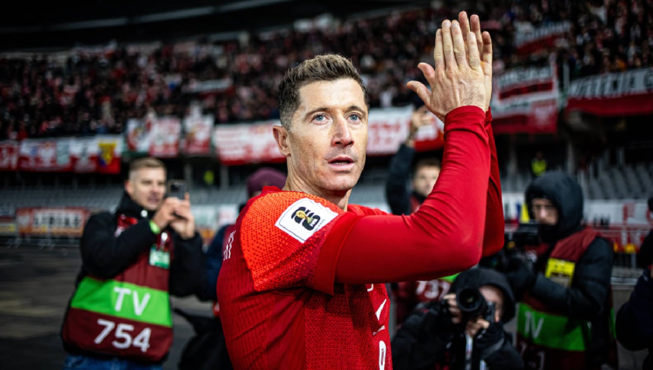 El agente de Lewandoswki habla sobre su posible salida del Barcelona