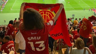 La mujer de Greif denuncia tocamientos sin permiso durante la Supercopa