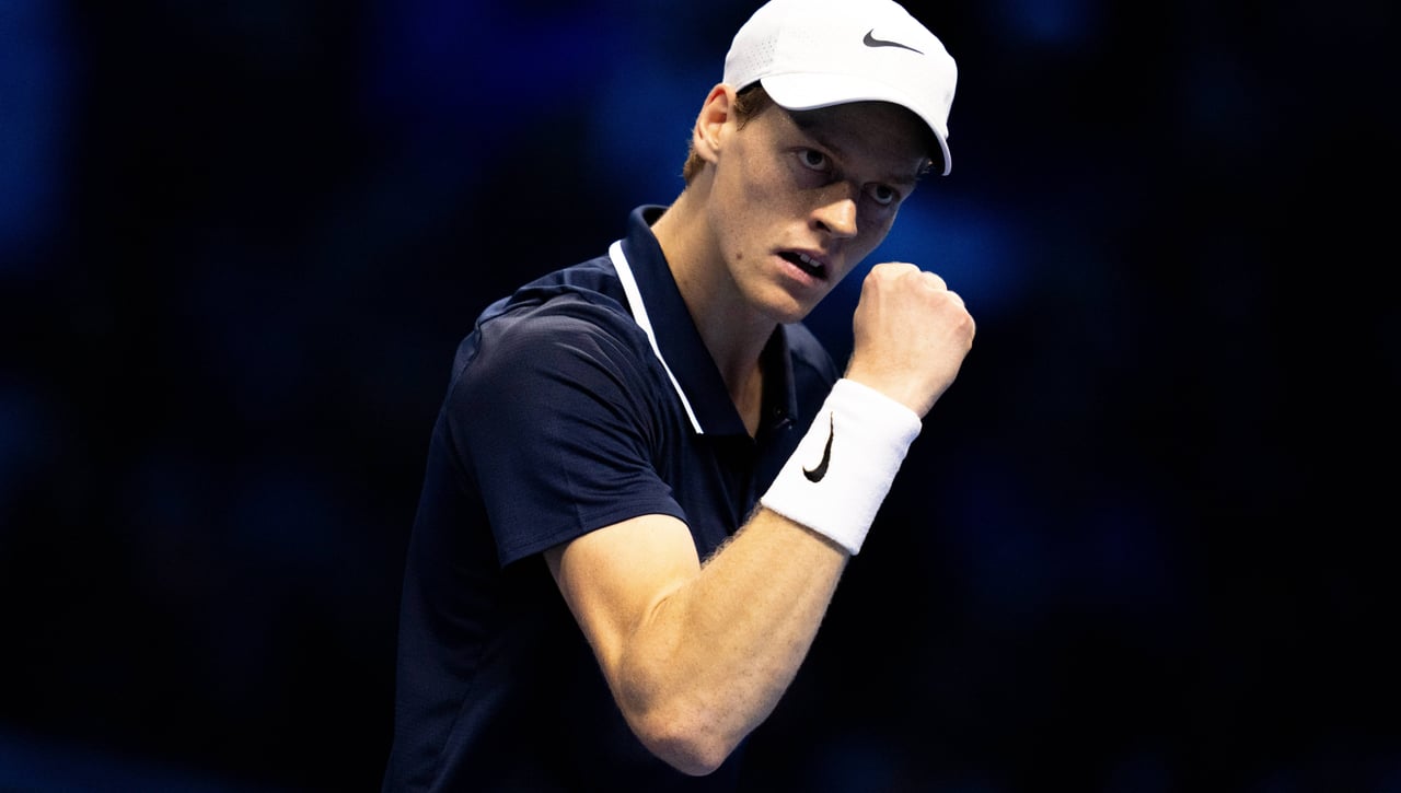 Sinner evita sorpresas y arrasa a Ruud en Turín