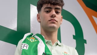 El Betis arregla presente y futuro en 24 horas: tras renovar a Isco Alarcón, blinda a la nueva estrella canterana, Iván Corralejo  