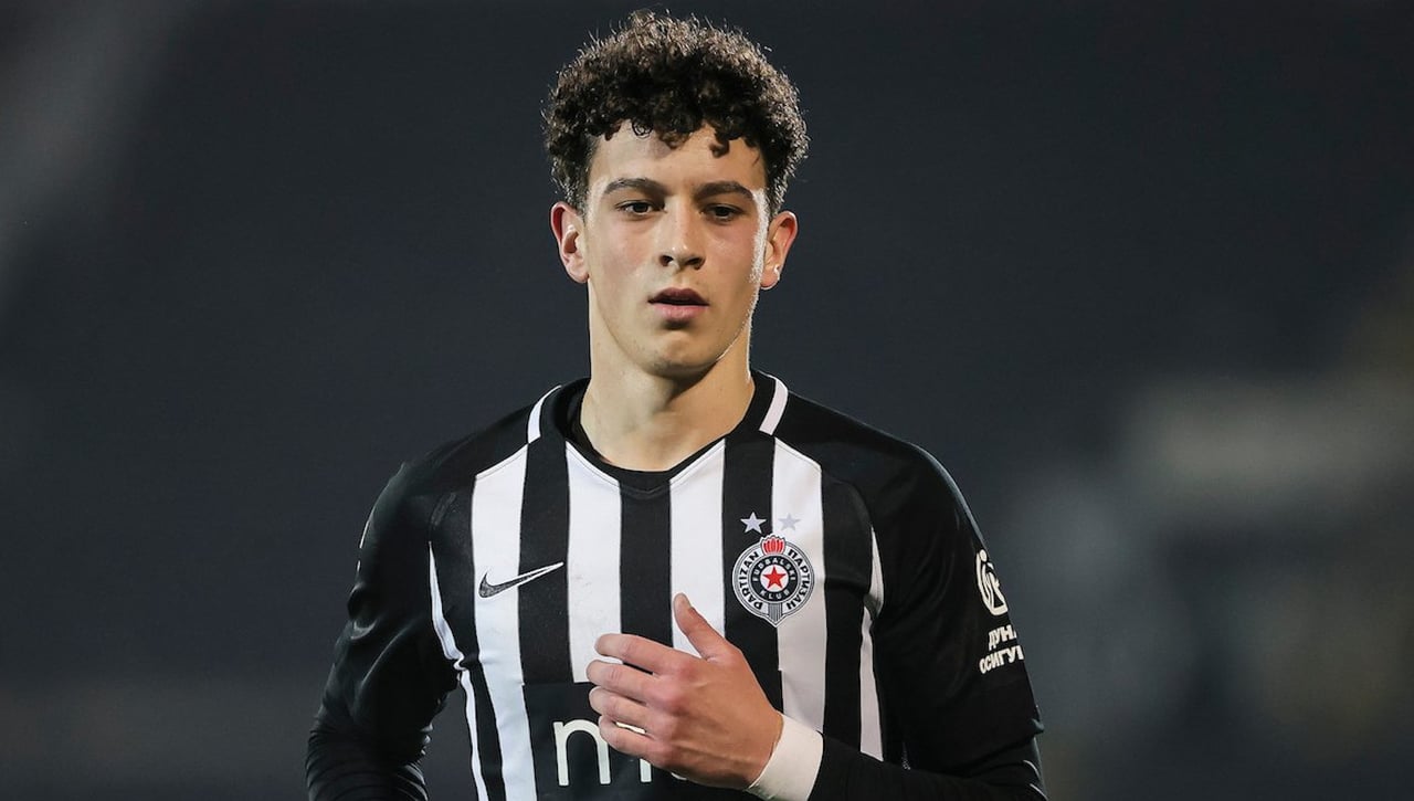 El Rayo Vallecano pelea por la nueva perla serbia con un equipo de Champions League