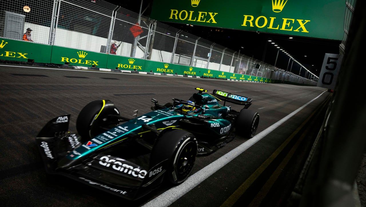 Fernando Alonso y Carlos Sainz cambian las tornas en Singapur