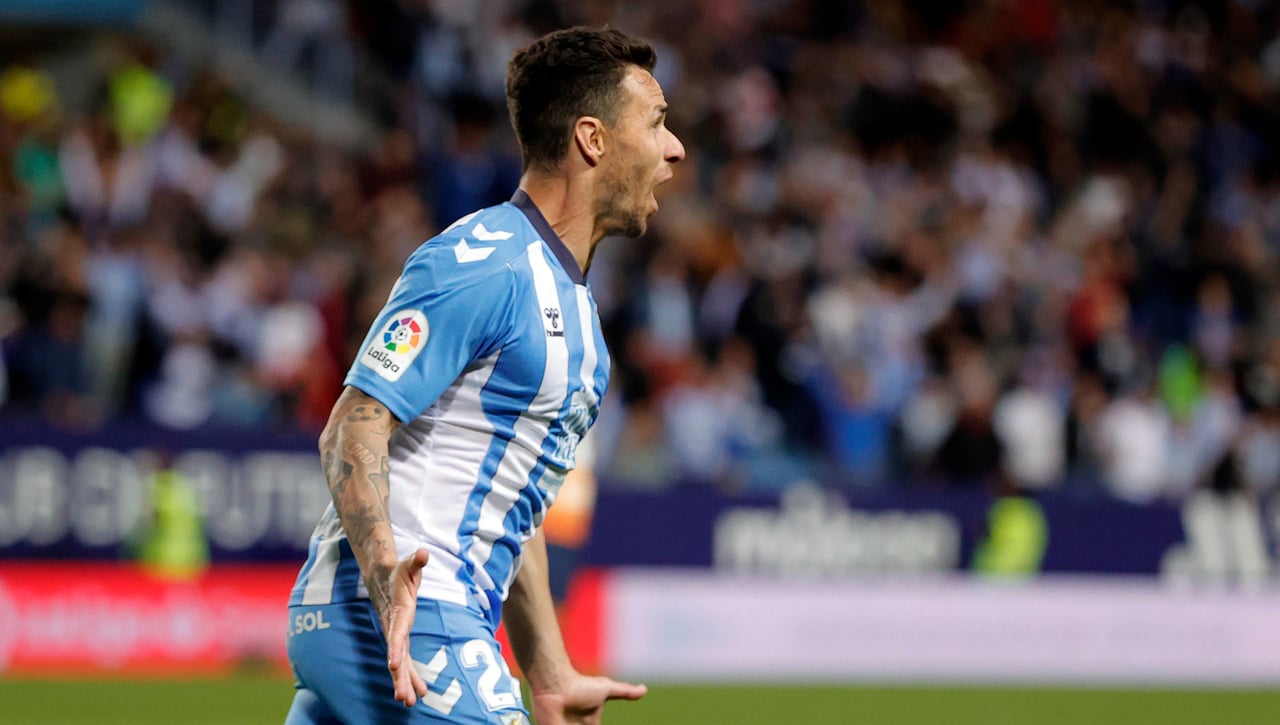 El futuro de Rubén Castro vuelve a teñirse de verde y blanco