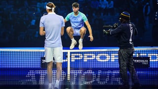 El desastre de Zverev le regala una oportunidad a Carlos Alcaraz