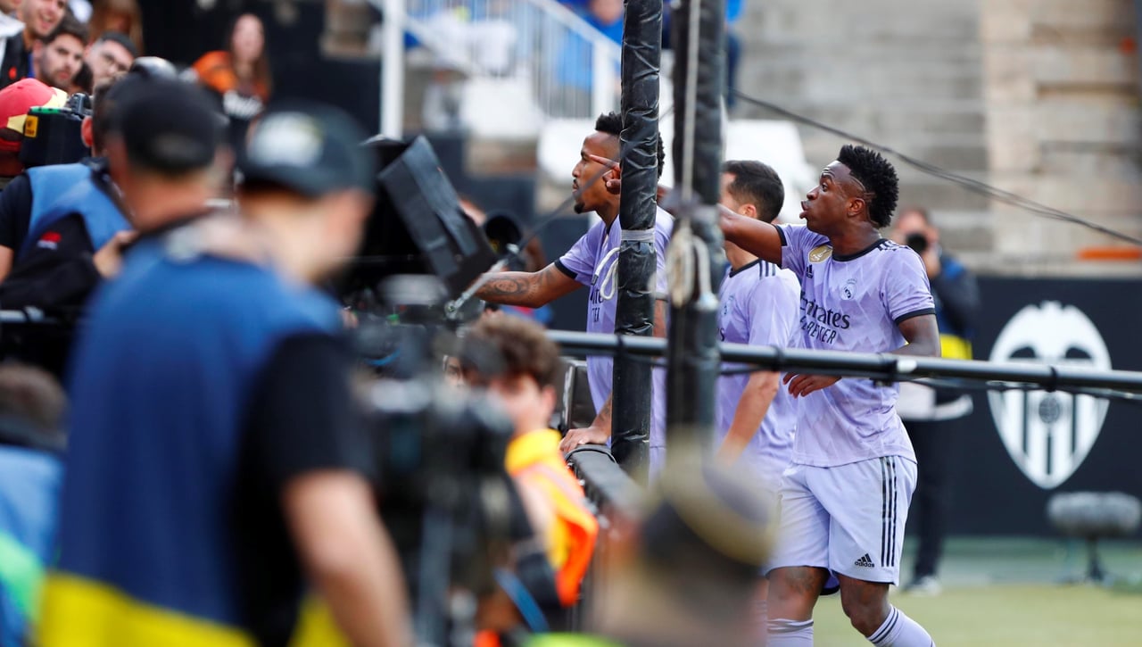 Reducen la sanción a la grada de Mestalla por los gritos racistas a Vinícius