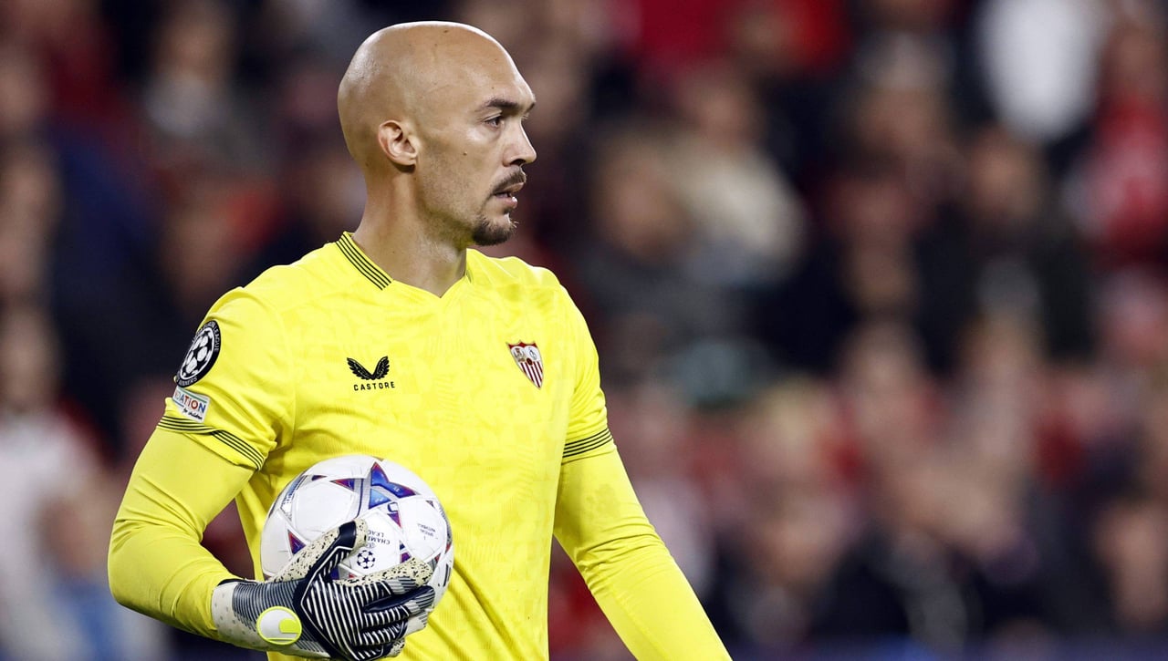 Dmitrovic no esconde su enfado con el VAR y lanza un mensaje que el Sevilla debe escuchar