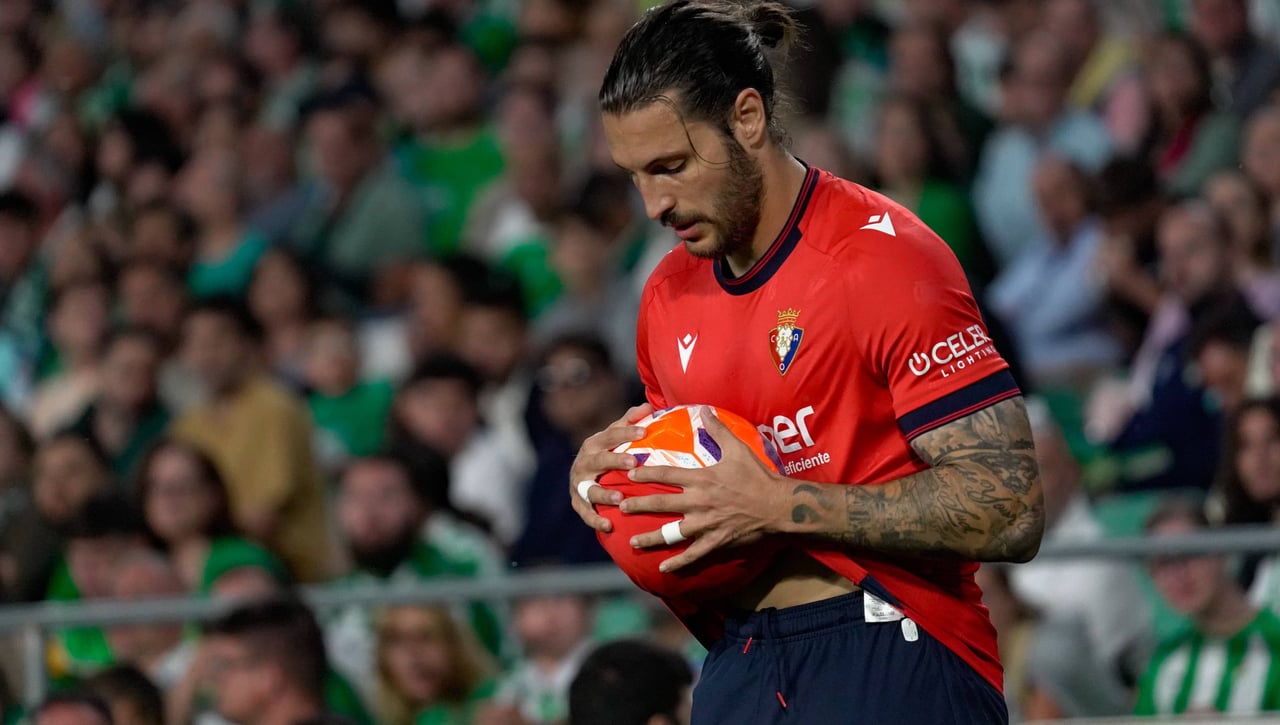 Saltan las alarmas en Osasuna: Juan Cruz abandona por lesión