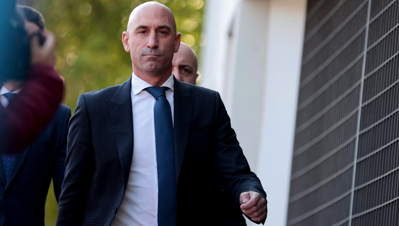 Luis Rubiales, condenado por el beso a Jenni Hermoso, pero evita la cárcel