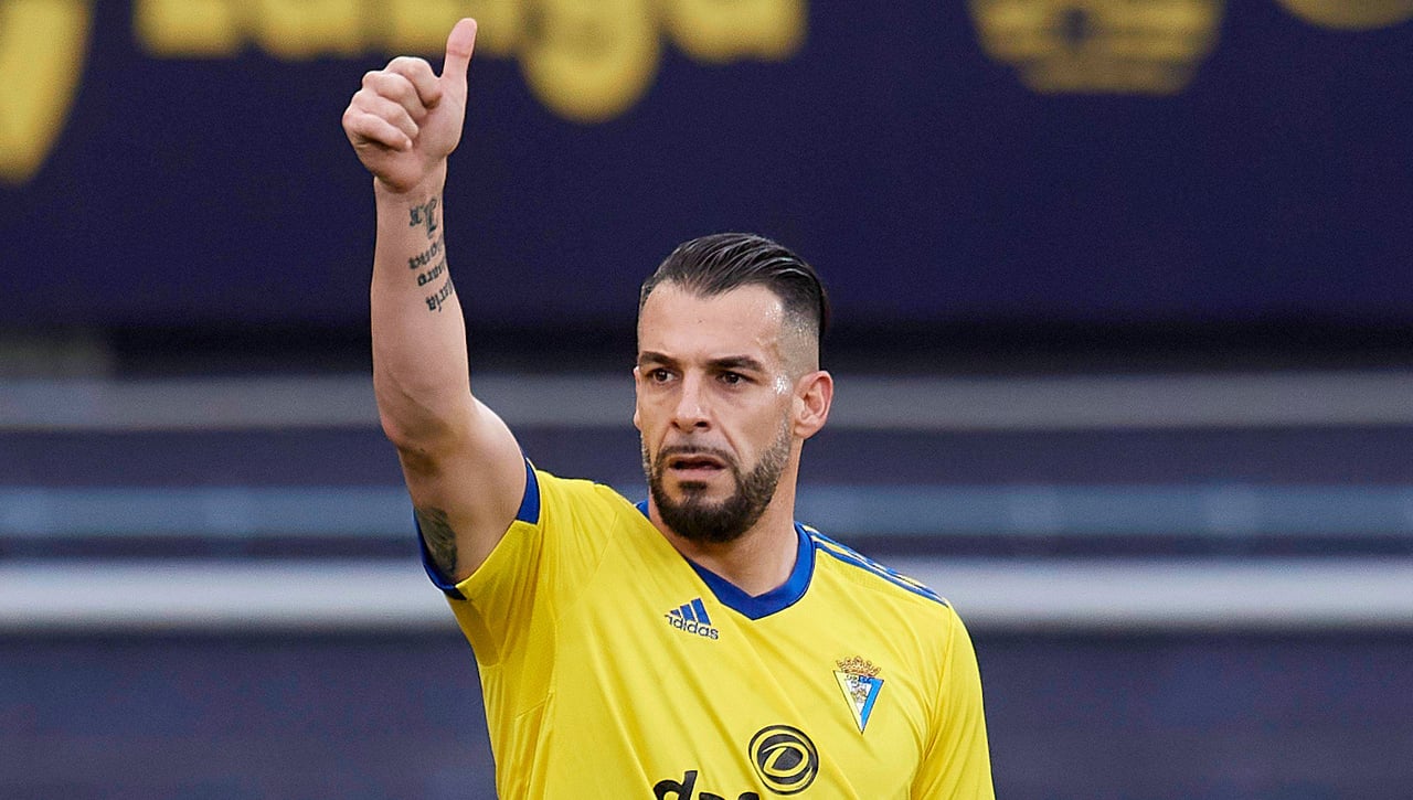 El nuevo equipo de Álvaro Negredo tras su salida del Cádiz