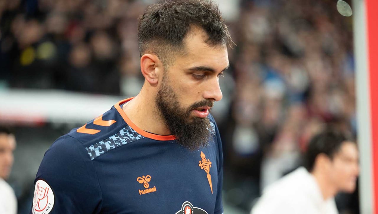 Frenazo con Borja Iglesias que no molesta al Betis