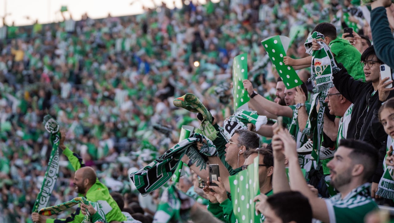 Mamardashvili compensa lo de Ter Stegen y Araujo para que el Betis sonría