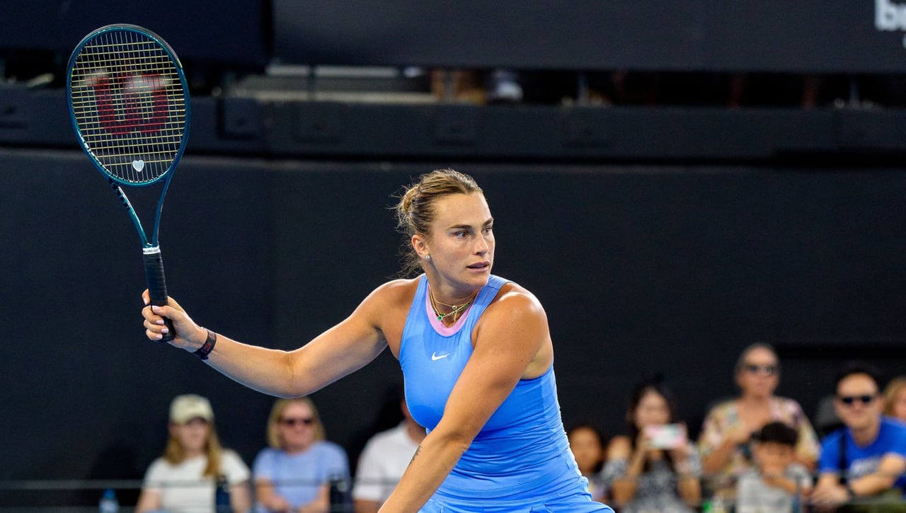 Sabalenka ahuyenta a los fantasma en Brisbane