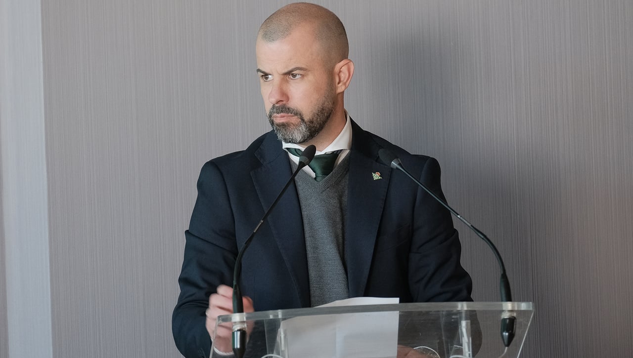 La posición que planea potenciar Fajardo para el Betis 24/25 y el perfil que busca