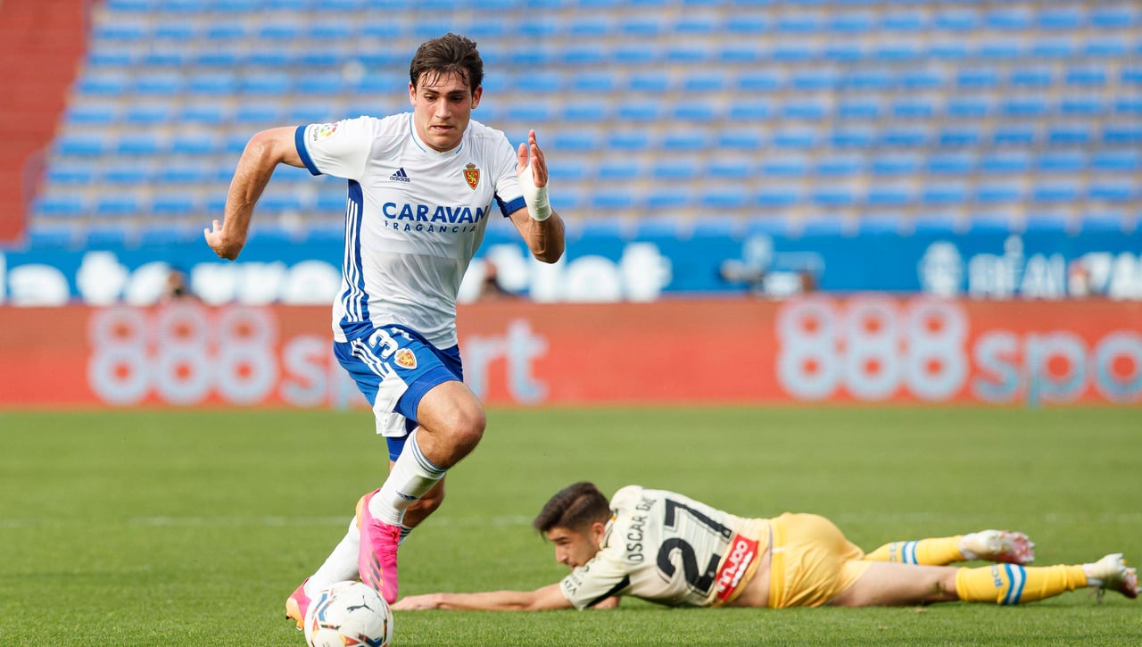 El Valencia apuesta por el fichaje de Iván Azón