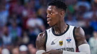 Schröder se carga a Nikola Jokic