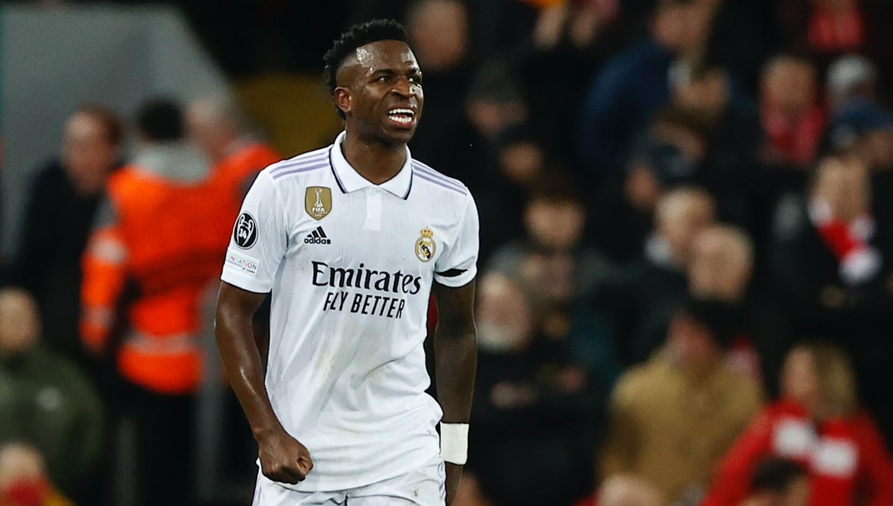 A Vinicius le sale un defensor en su próximo rival