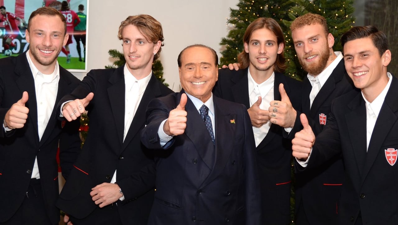 Polémica en Italia por las prostitutas de Berlusconi en la comida de Navidad del Monza