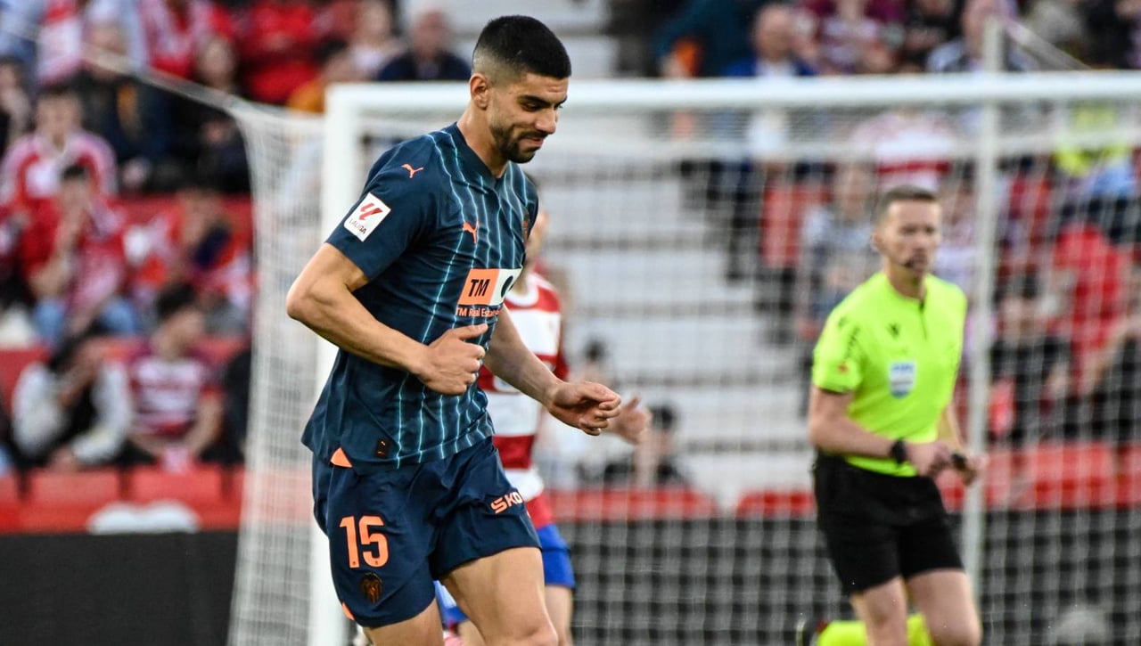 Cenk Özcakar le manda un serio aviso a sus compañeros para que el Valencia entre en Europa