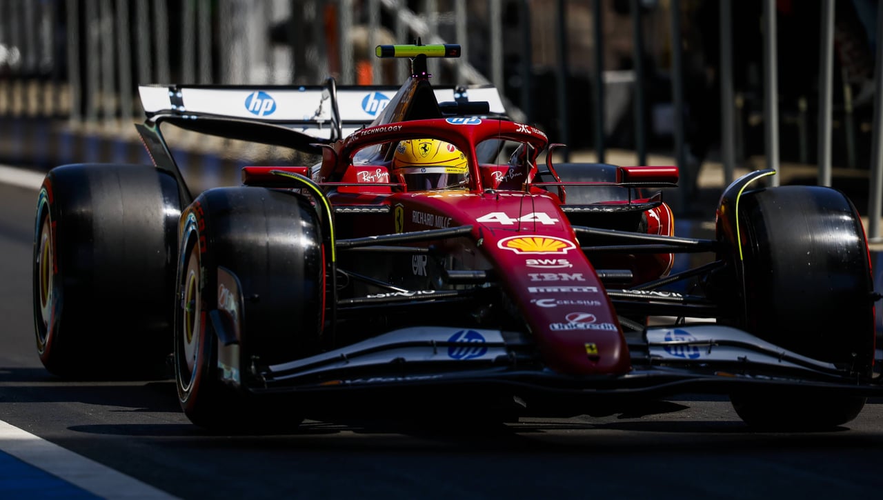 Hamilton calla bocas en China