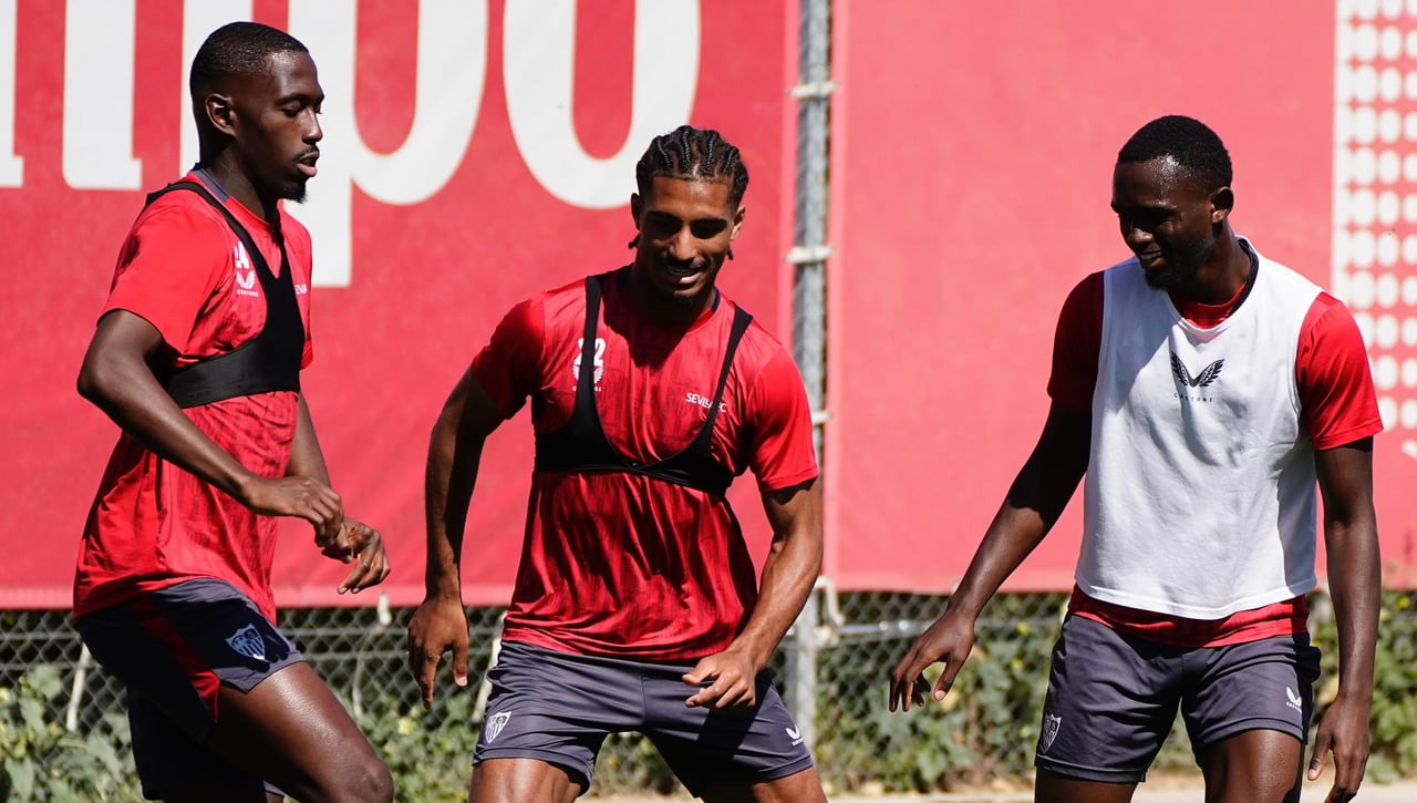 Listas casi calcadas de Quique y Marcelino, que apuntan a dos 'apagafuegos'