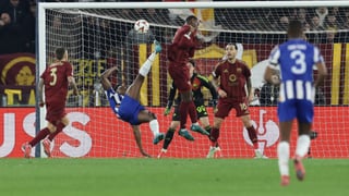 La asombrosa chilena de Samu Omorodion, insuficiente para el Porto