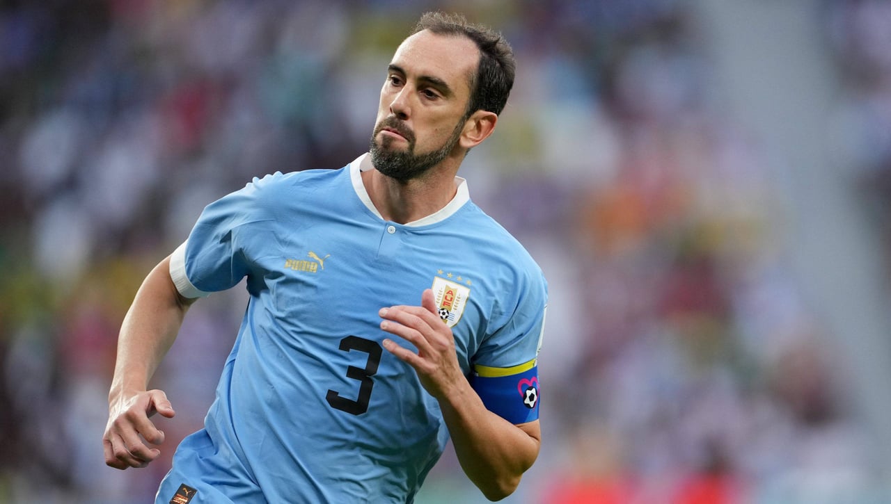 Godín descuelga las botas y ficha por un sorprendente equipo 