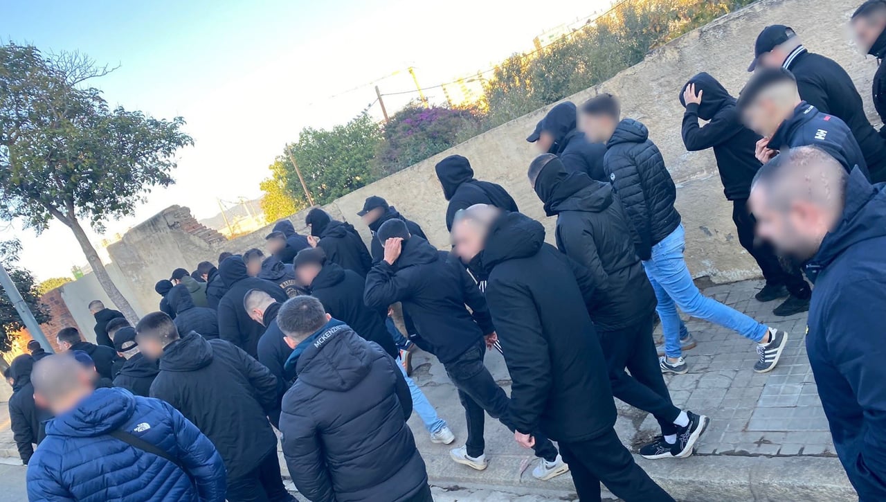 Pese al buen ambiente general, los ultras también la lían en Copa