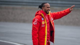 Lewis Hamilton consigue su primera 'victoria' en Ferrari 