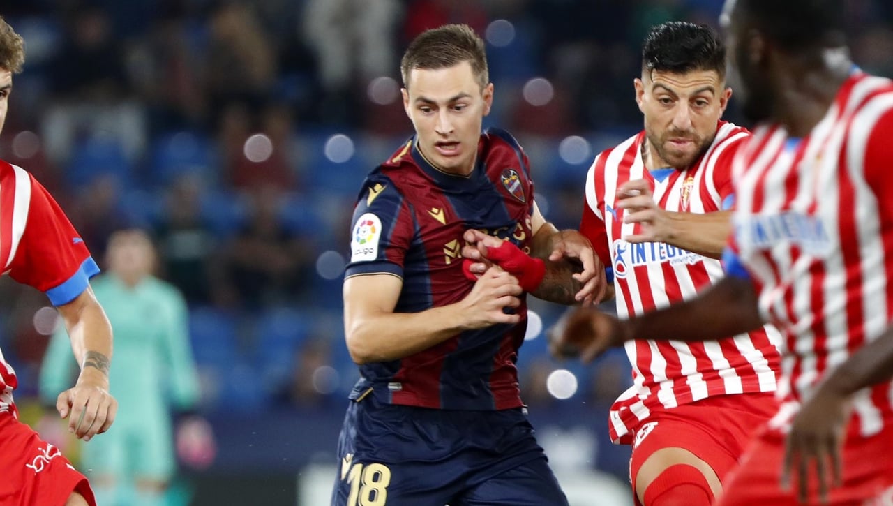 De Frutos sigue siendo el delantero que más apetece