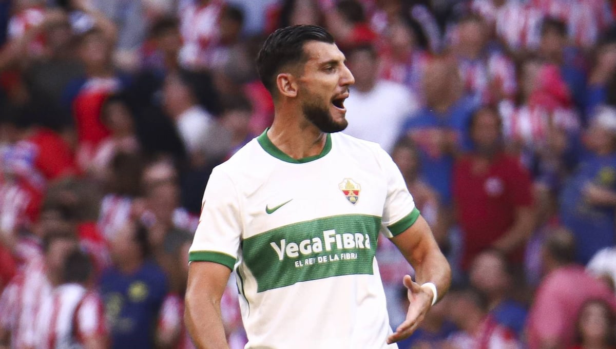 Rafa Mir destaca y el Sevilla no le pierde ojo