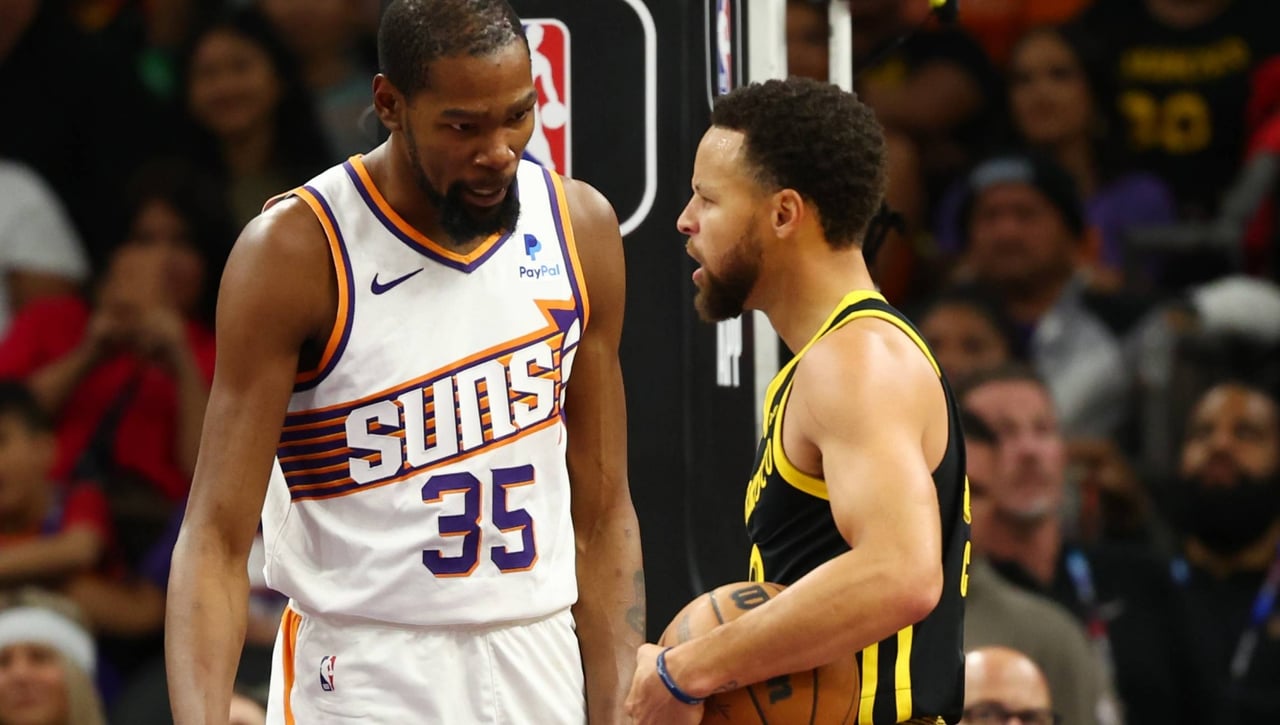 Stephen Curry vuelve a la pelea y Kevin Durant se hunde