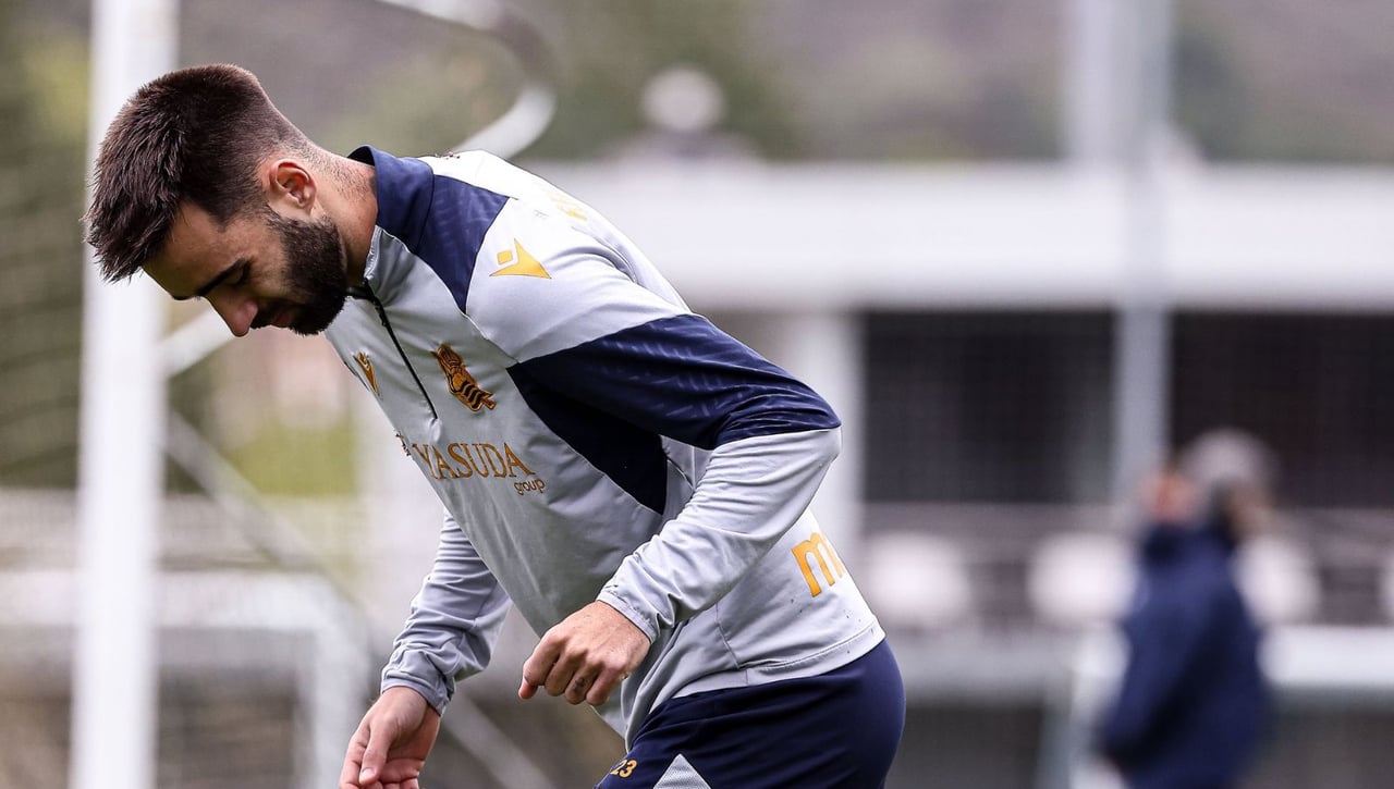 Imanol sonríe con Brais Méndez 