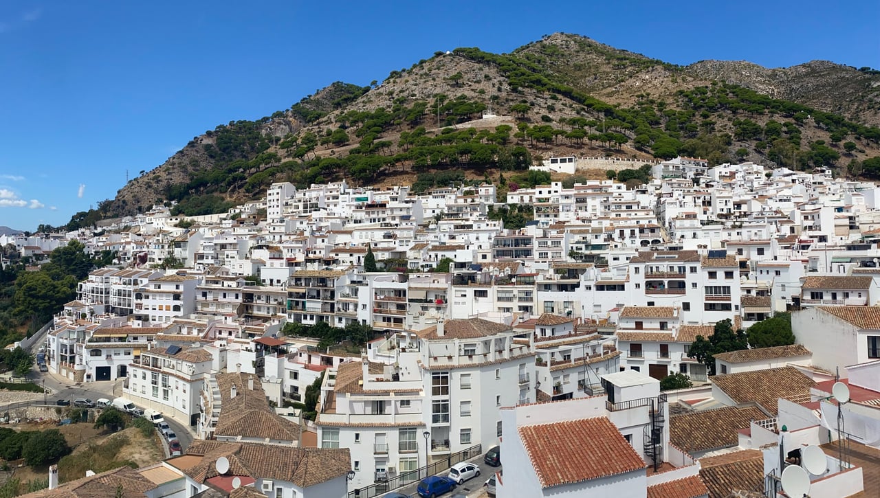 El bonito pueblo de Andalucía que recuerda a Santorini