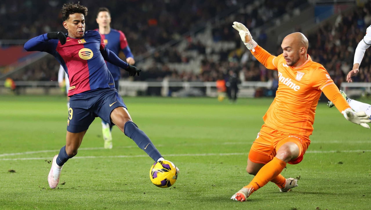 El 'recado' de Dmitrovic a un Sevilla que le sigue atento