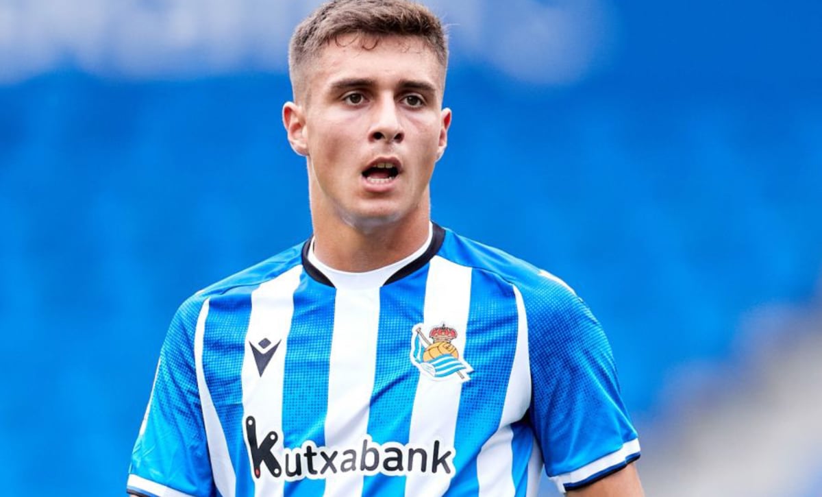 Atado Karrikaburu, el Granada busca otro delantero