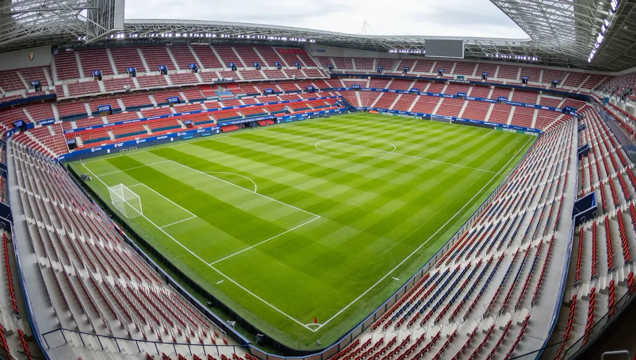 Estadio El Sadar: capacidad, año de construcción y localización del estadio del Osasuna